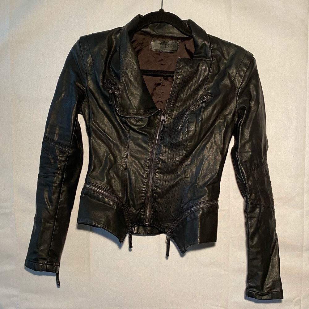 Blank NYC faux leather Moto jacket. Xs